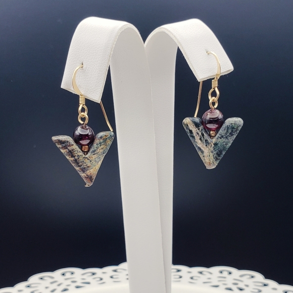 stone bead dangle earrings Jewelry - Nwot Marbled Stone and Beaded Dangle Drop Earrings